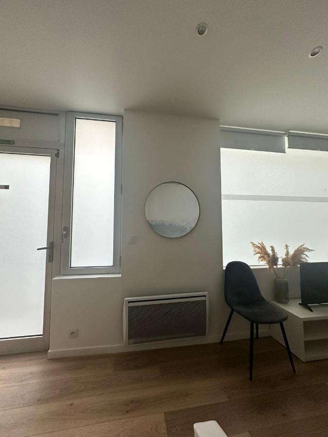 Modern And Warm Fully Renovated Split Level Apart Steps Away From The Grands Boulevard Leilighet Paris Eksteriør bilde