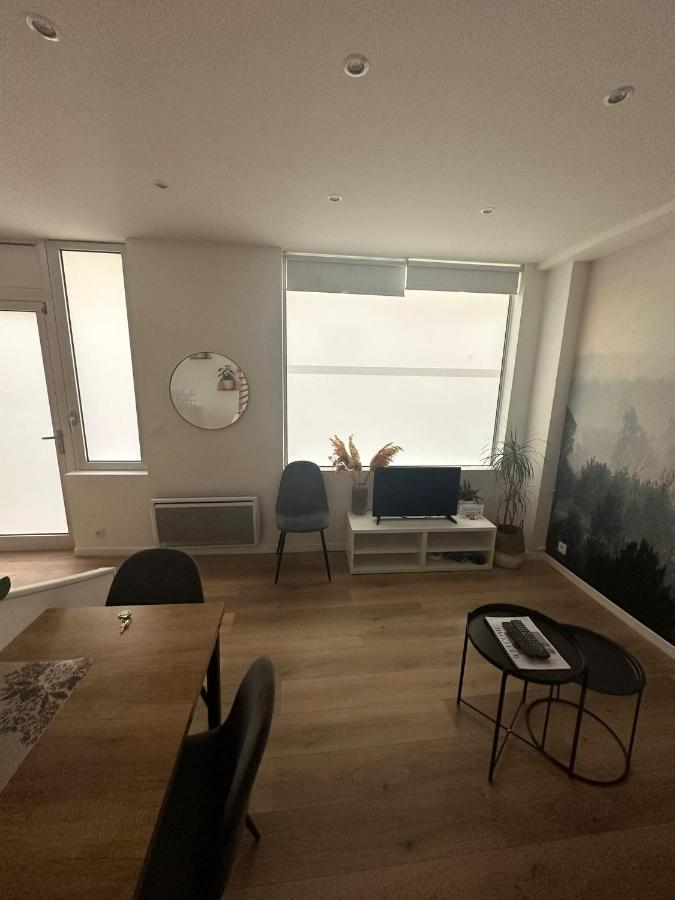 Modern And Warm Fully Renovated Split Level Apart Steps Away From The Grands Boulevard Leilighet Paris Eksteriør bilde